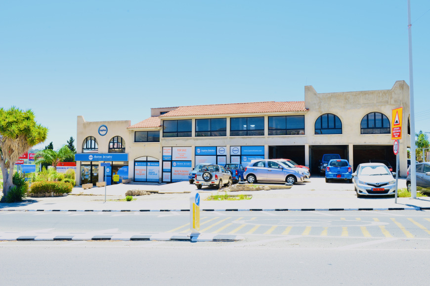 Plaza with commercial space, Paphos